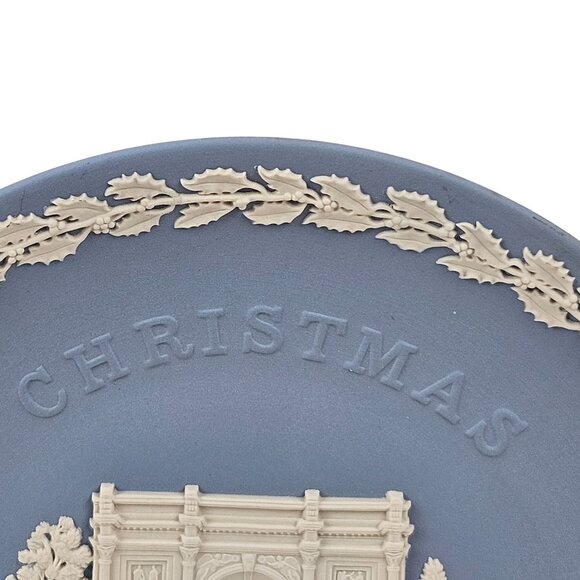 Vintage Wedgwood Collector Plate Marble Arch Christmas Blue Jasperware 1981 - Picture 4 of 9